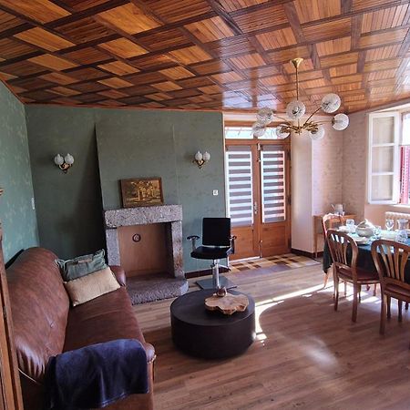 Maison La Vie De L'Aubrac - Gite Lo Bel Peis Saint-Symphorien-de-Thenieres Extérieur photo
