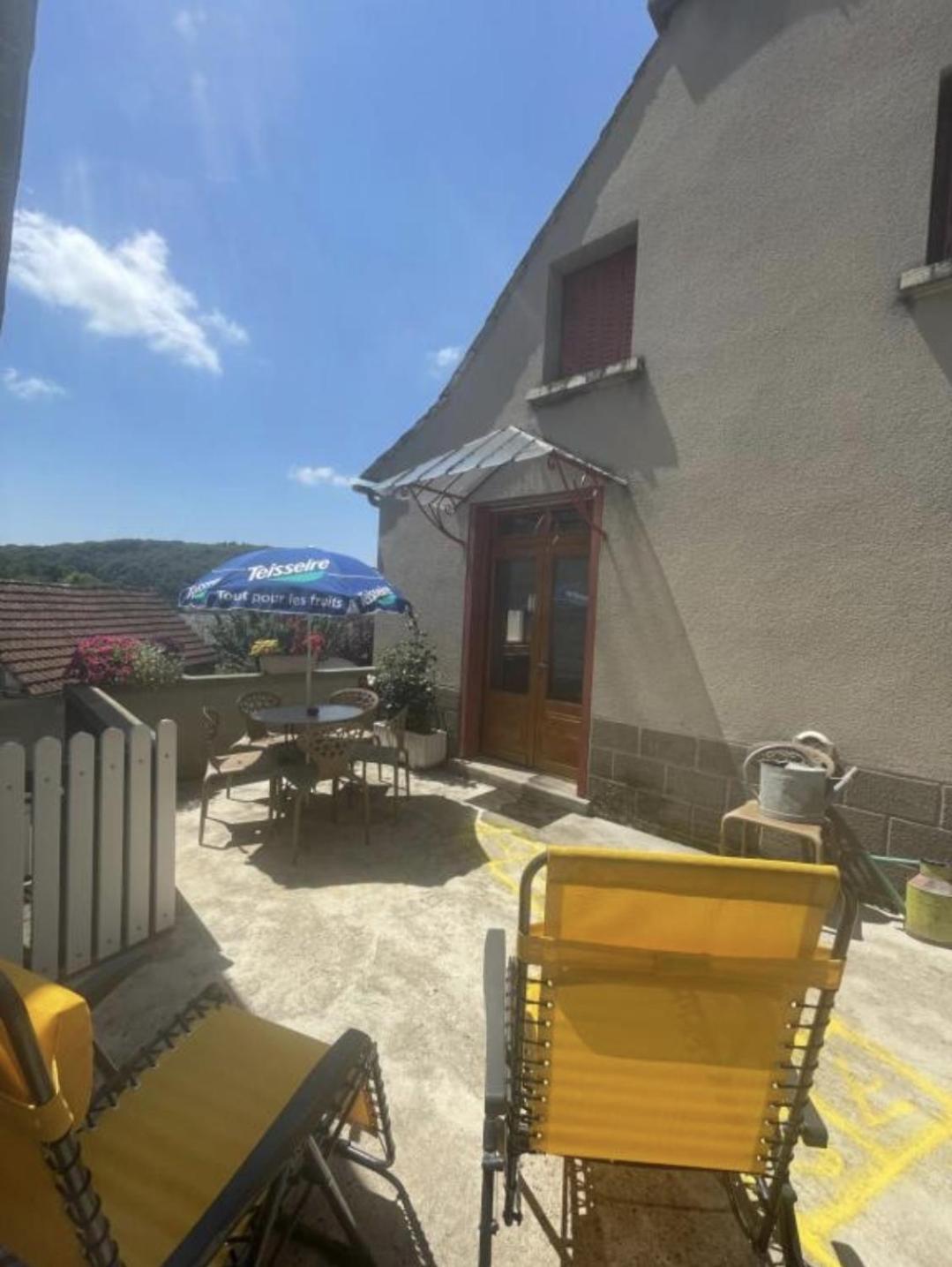 Maison La Vie De L'Aubrac - Gite Lo Bel Peis Saint-Symphorien-de-Thenieres Extérieur photo
