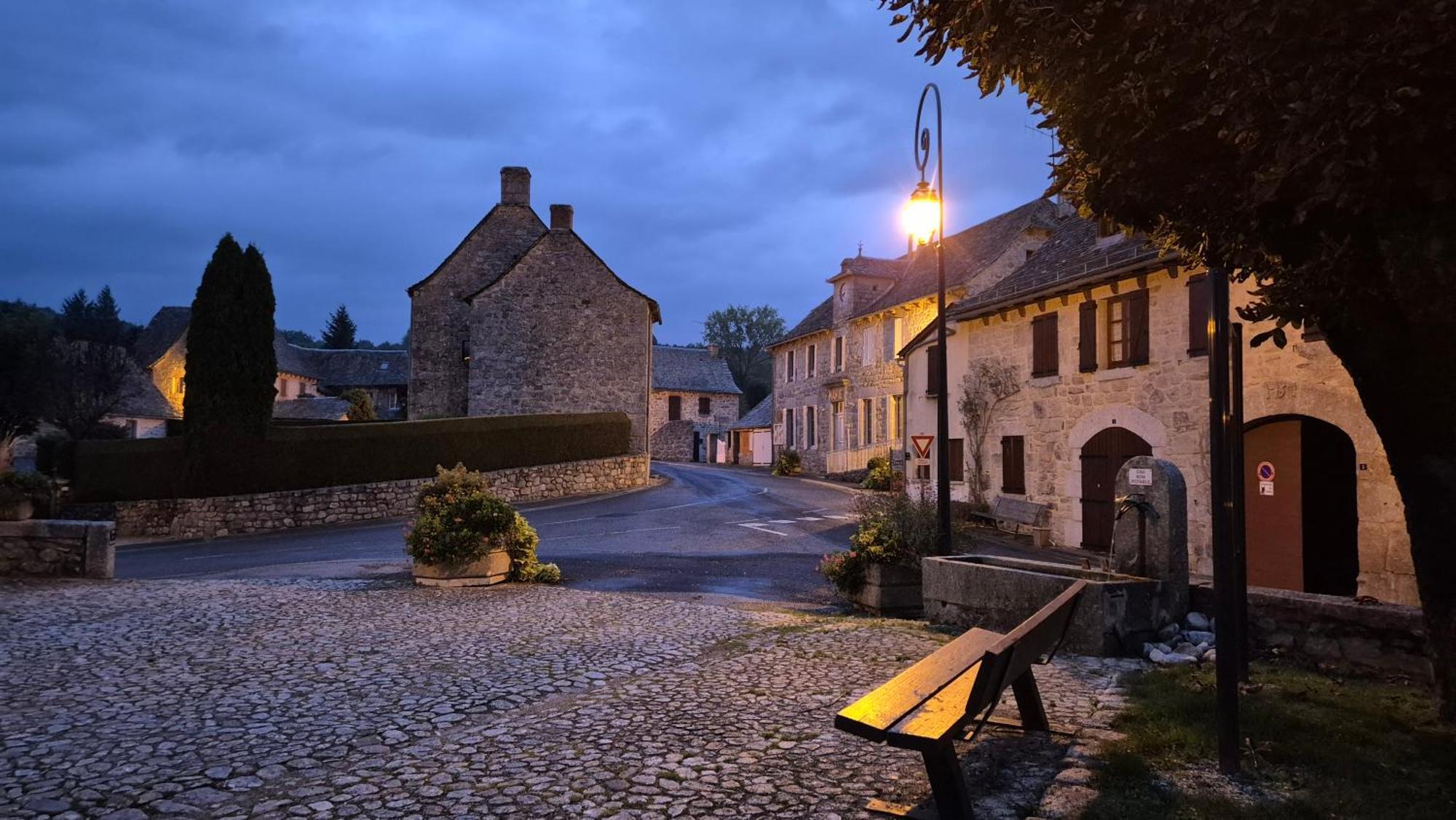 Maison La Vie De L'Aubrac - Gite Lo Bel Peis Saint-Symphorien-de-Thenieres Extérieur photo